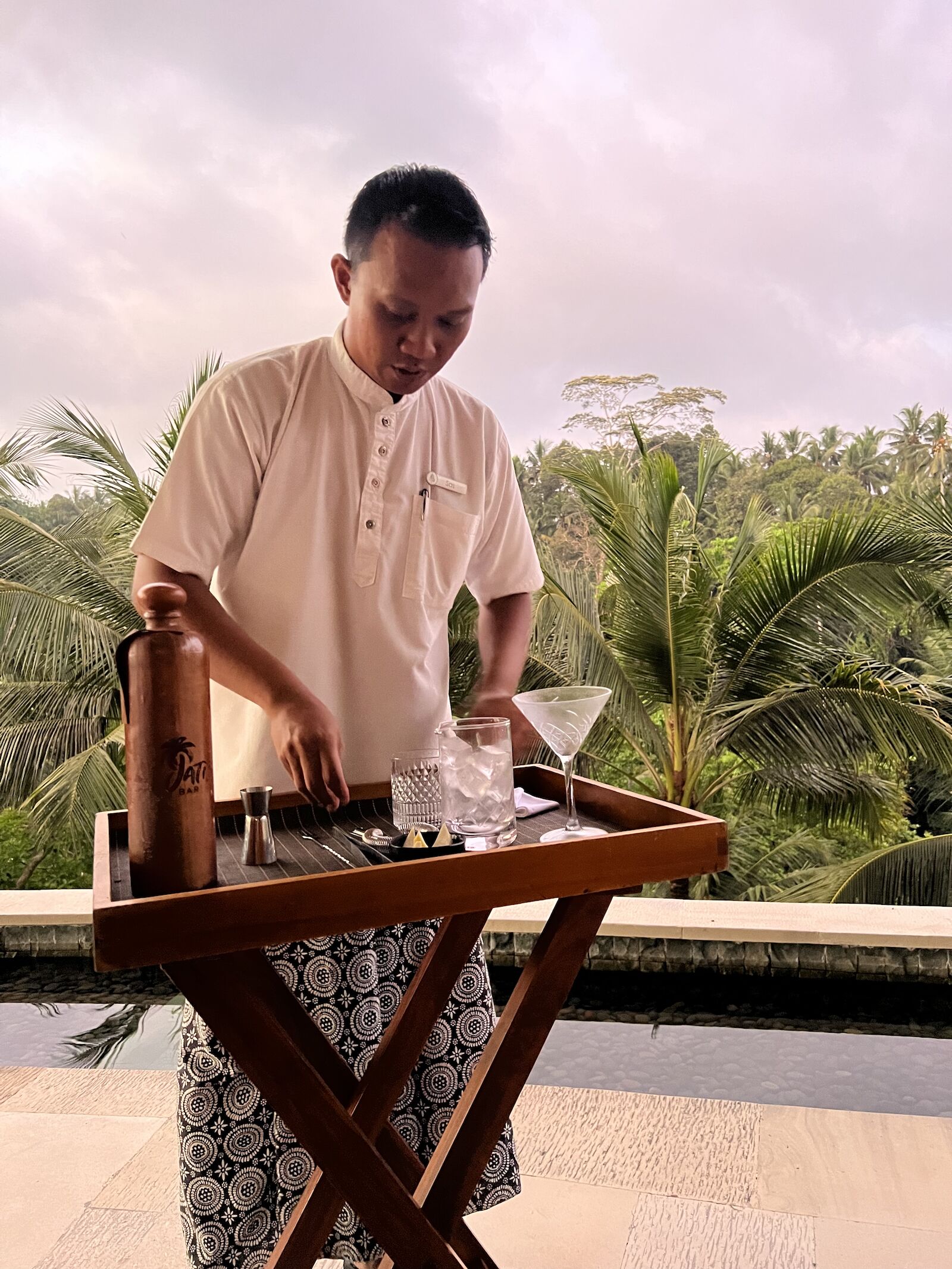 tableside cocktails at the bali four seasons