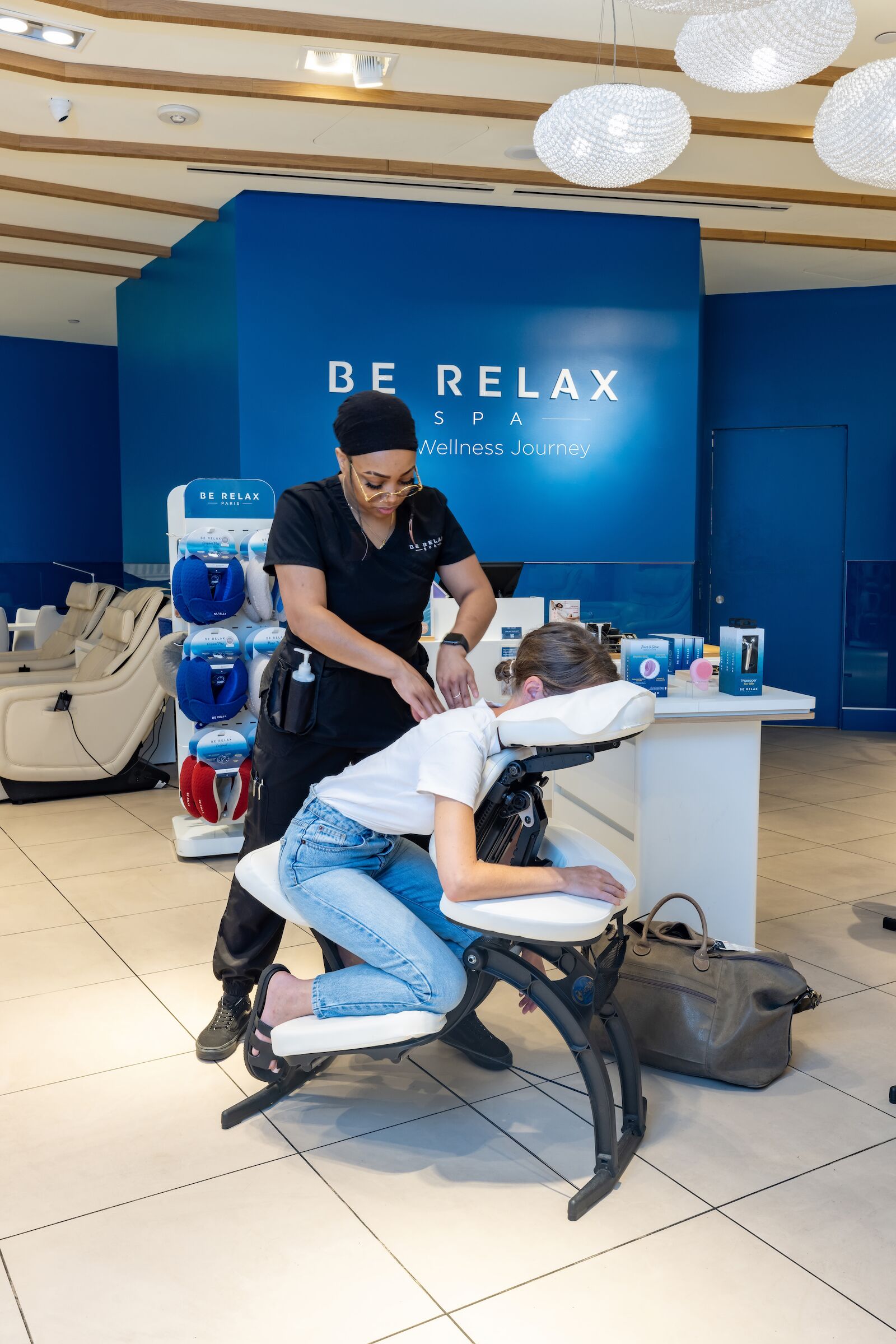 Be Relax spa, where you can get body treatments and massages, are in many airports around the world