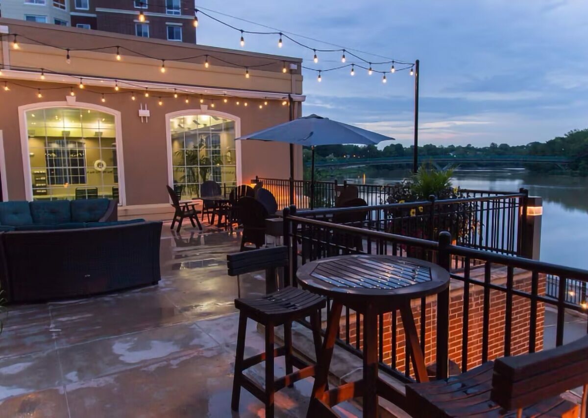 8 Rochester Hotels For The Perfect Eclipse-Viewing Basecamp