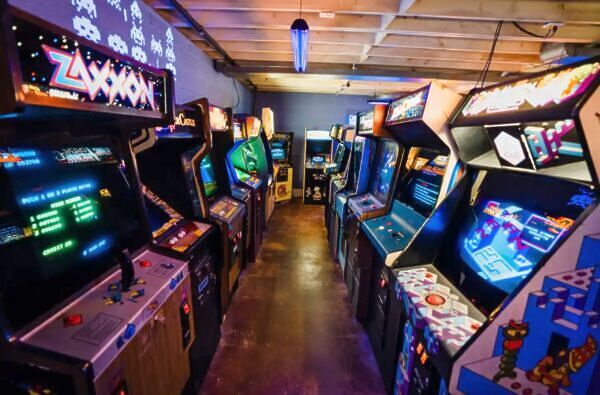 Experience the 80s in This Arcade-Themed North Carolina Airbnb