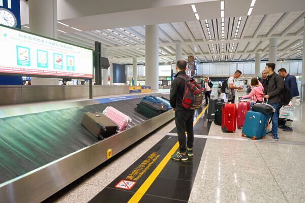 United Airlines Baggage Delay Policy: How to Get Reimbursed