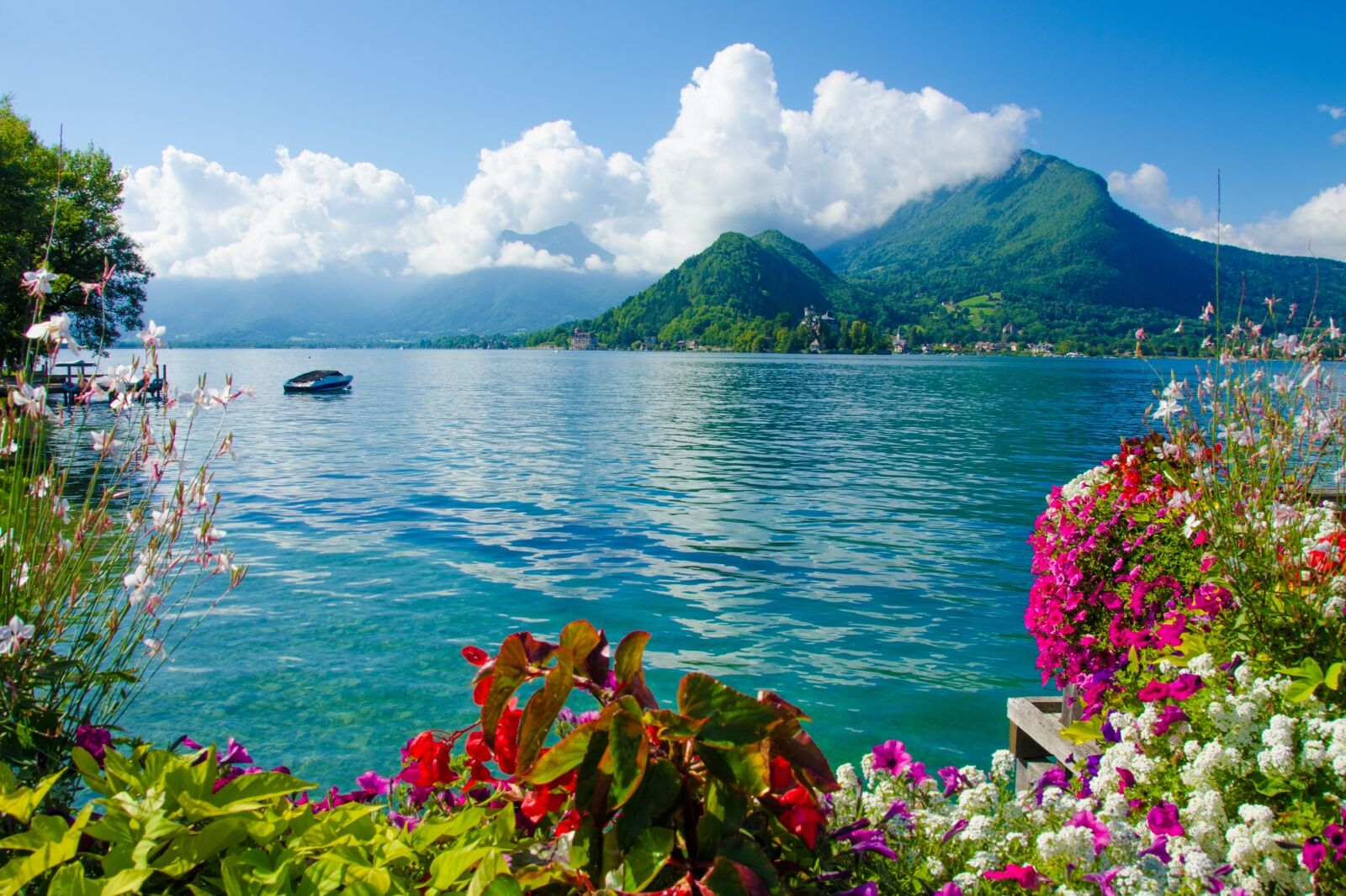 Landscape of lake annecy one of the best lakes in Europe