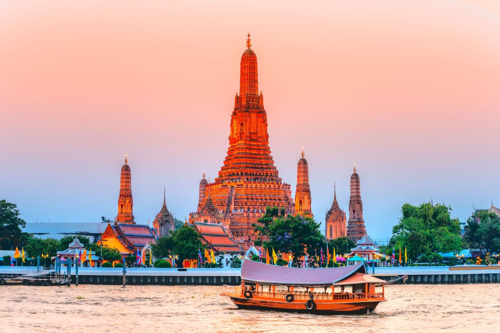 summer travel - wat arun bangkok