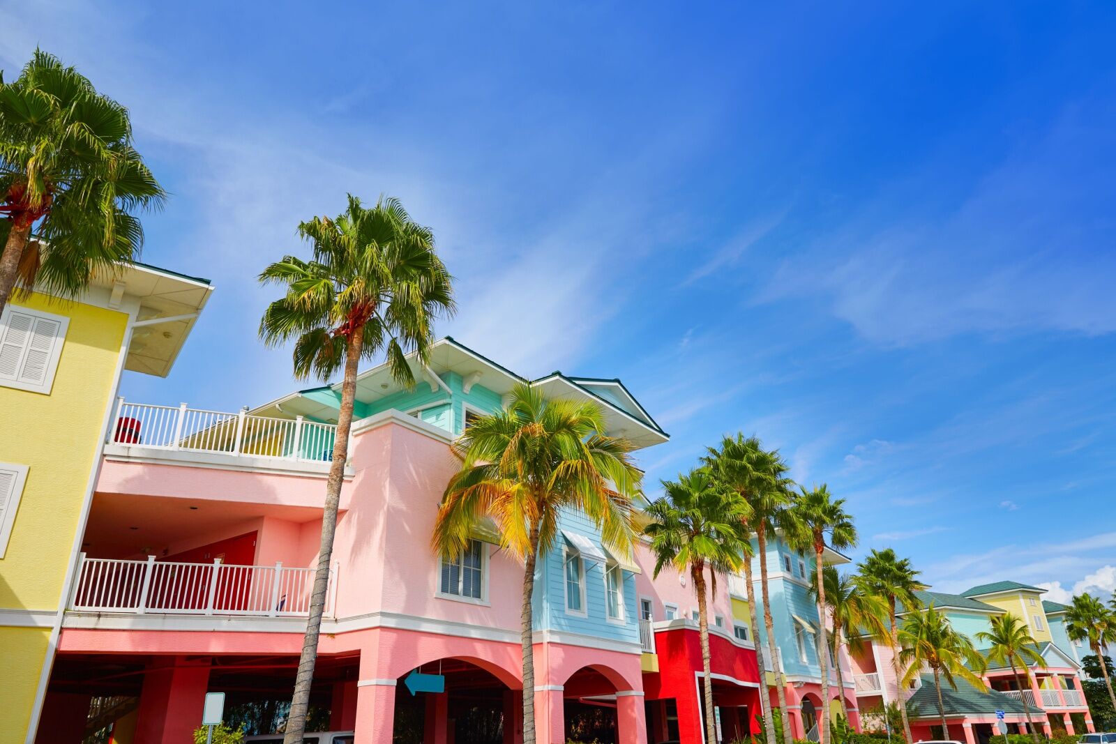 summer travel - fort myers street