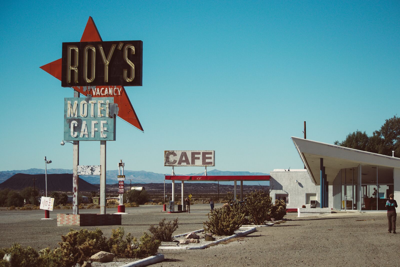 super 8 promotion - googie motel in CA