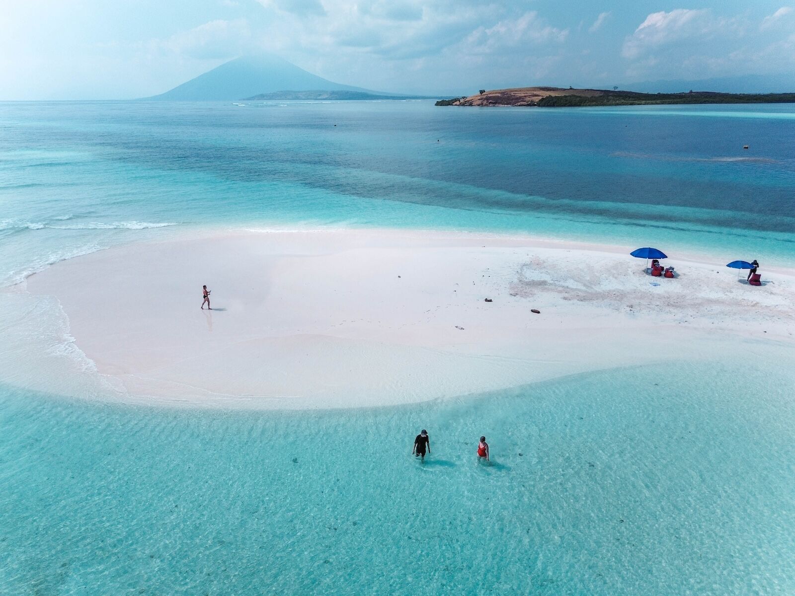 seatrek indonesian beach