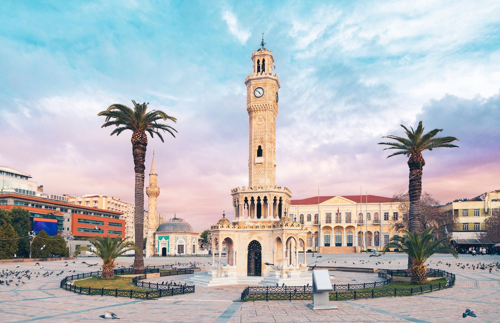 The city of Izmir in Turkiye is one of the sunniest in the Mediterranean