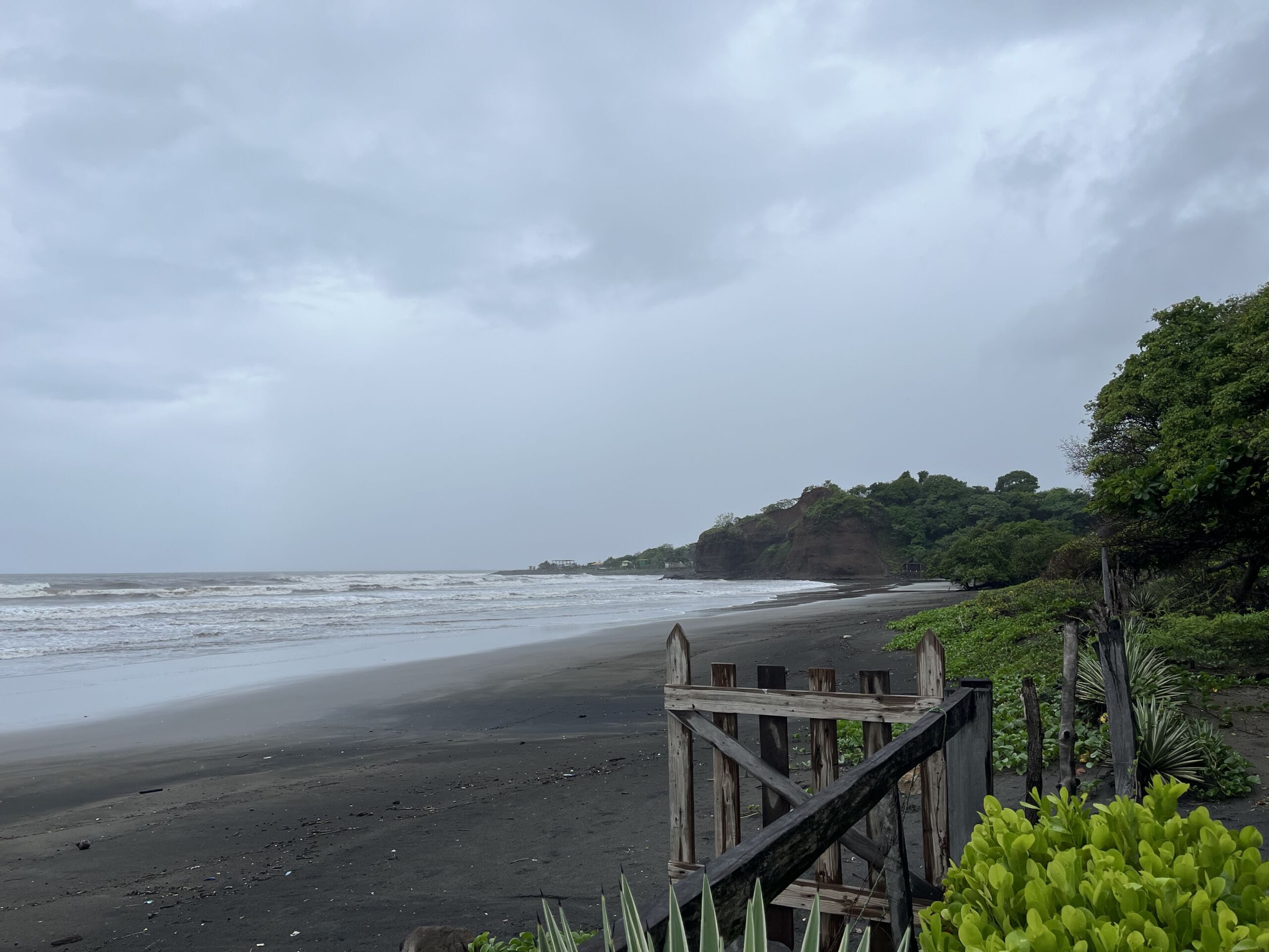 beach view near el cuco, el salvador