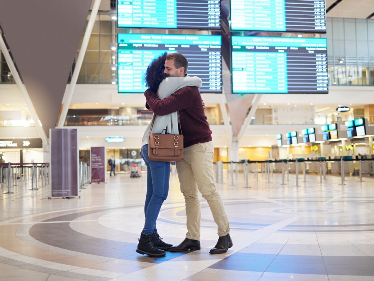 Dispatch Hug Dunedin Airport Sets 3-Minute Hug Limit for Departures