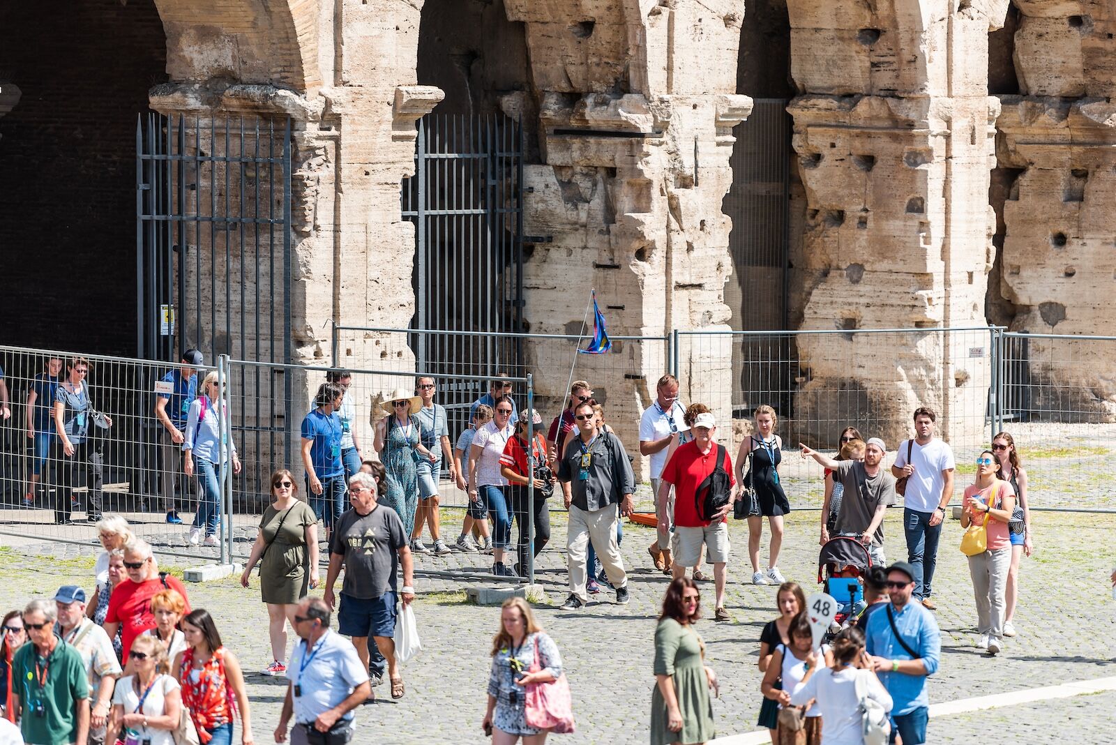 crowds on a colosseum tour