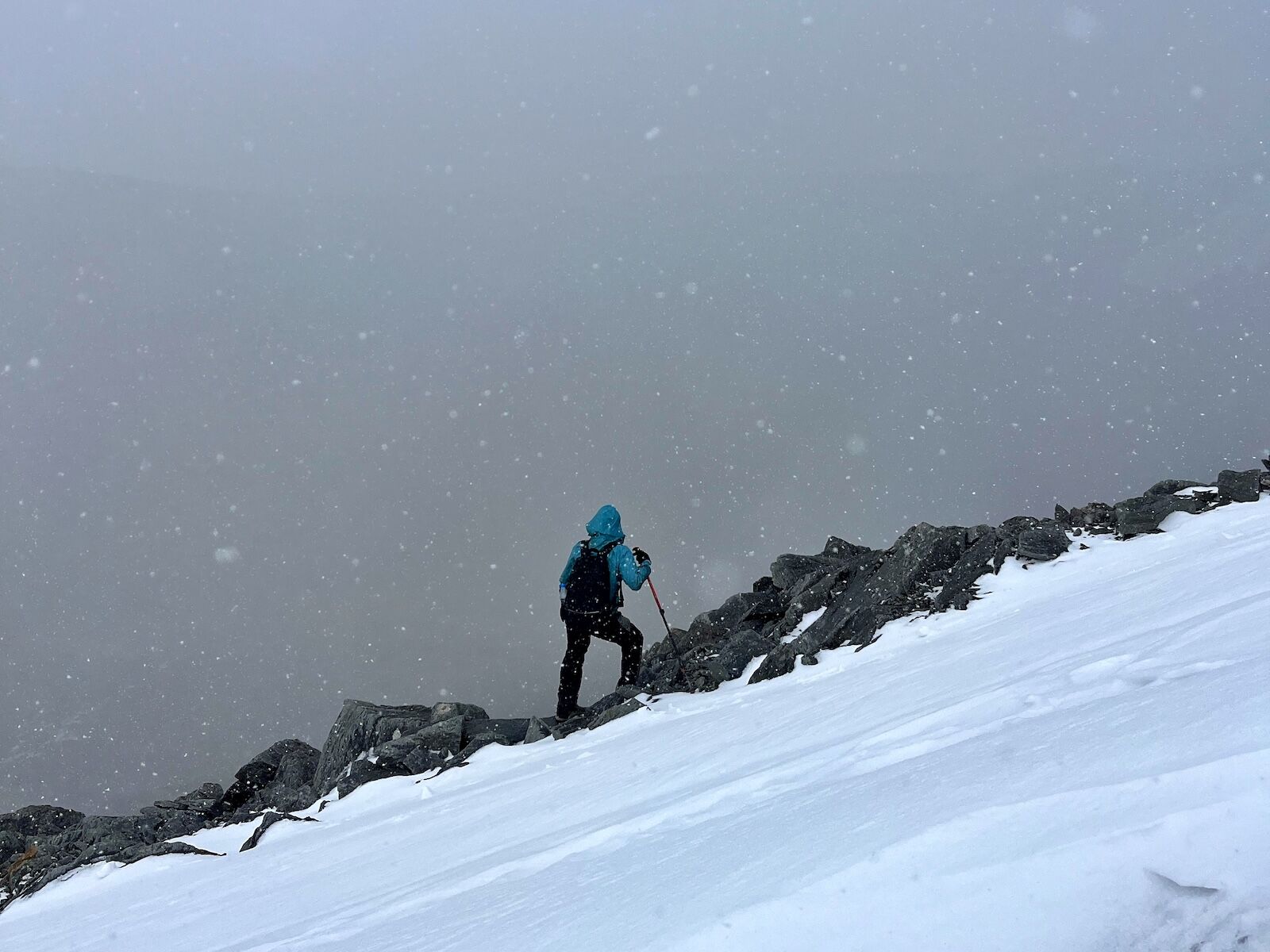 UT Kangri II himalayan summit - hiking on glacier