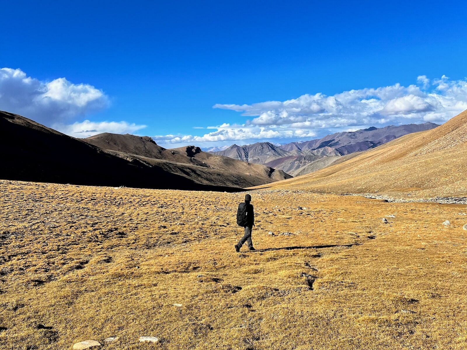 clear skies while hiking in india 