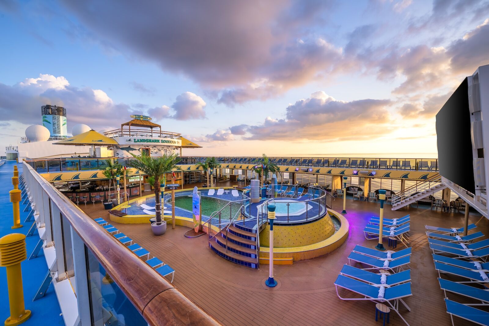 dog-friendly cruiser -- pool deck of the islander