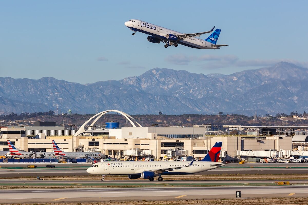 jet blue plane leaving LAX