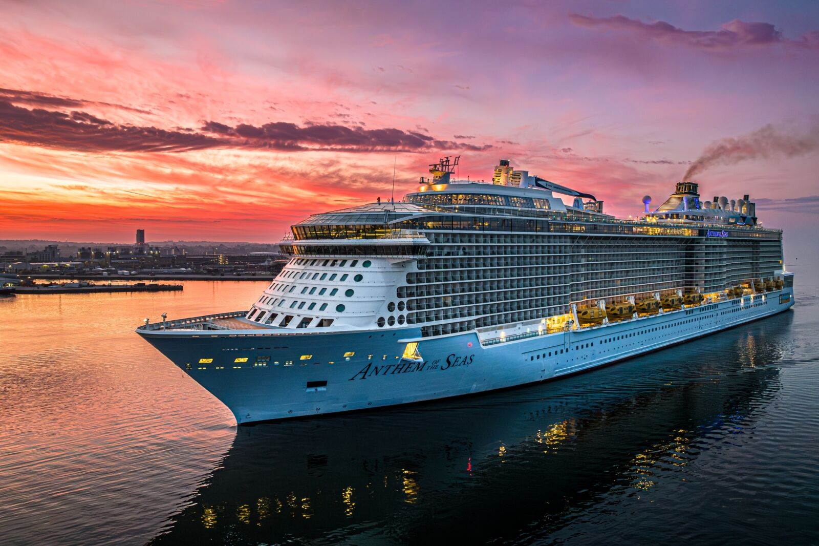 Royal Caribbean Cruise ship Anthem of the Seas arrives in port