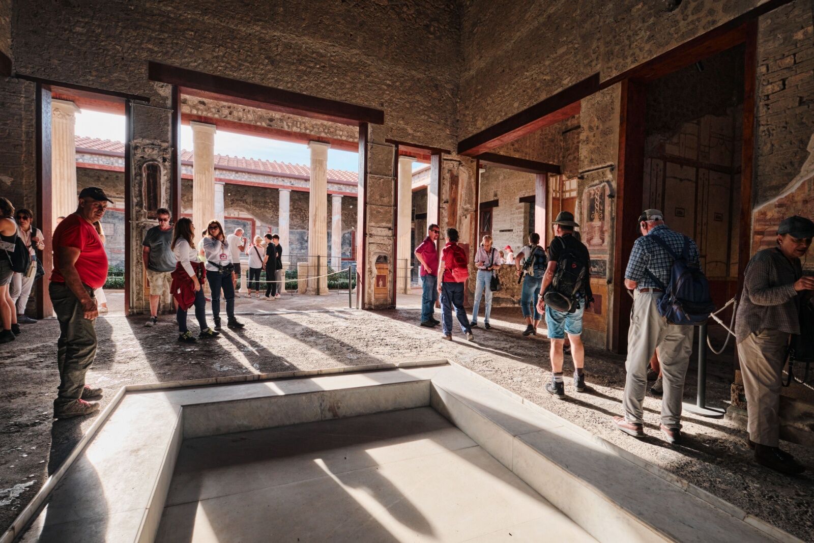 pompeii visitors