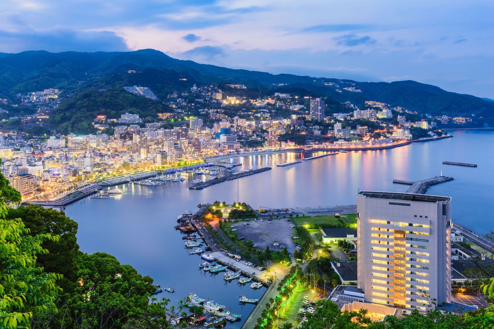 japan overoturism - beach in atami