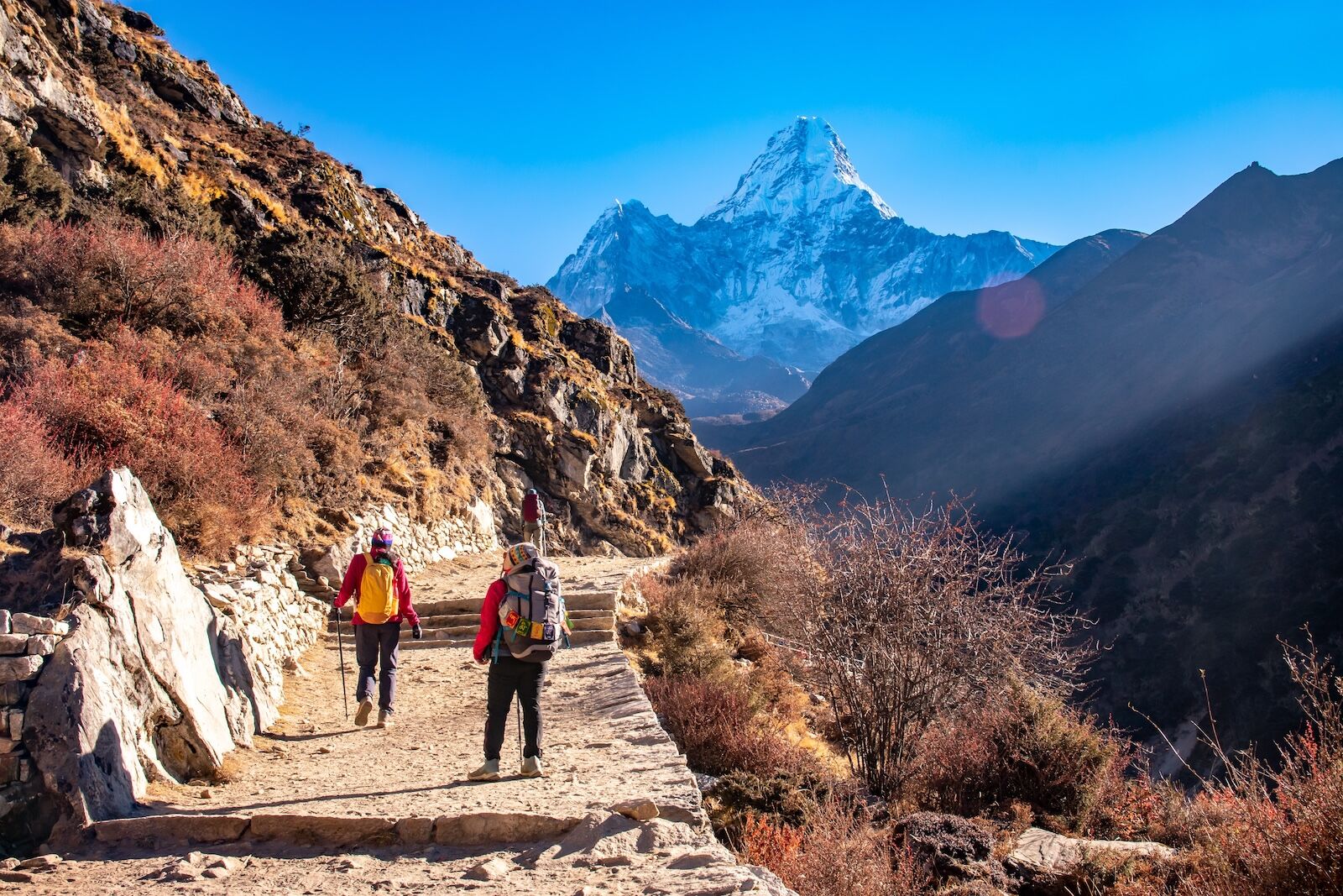 trekkers heading towards Mt. Ama Dablam