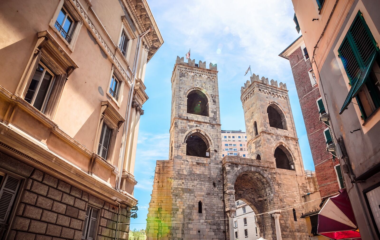 Walking tour of Genoa: Porta Soprana 