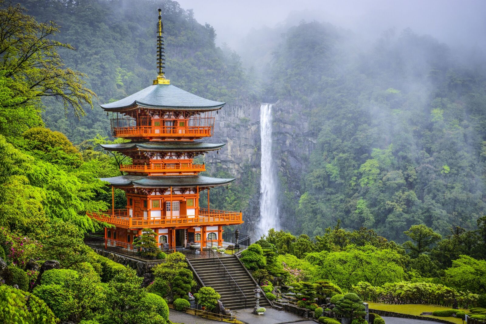 Kii peninsula - kumano-nachi-taisha temple