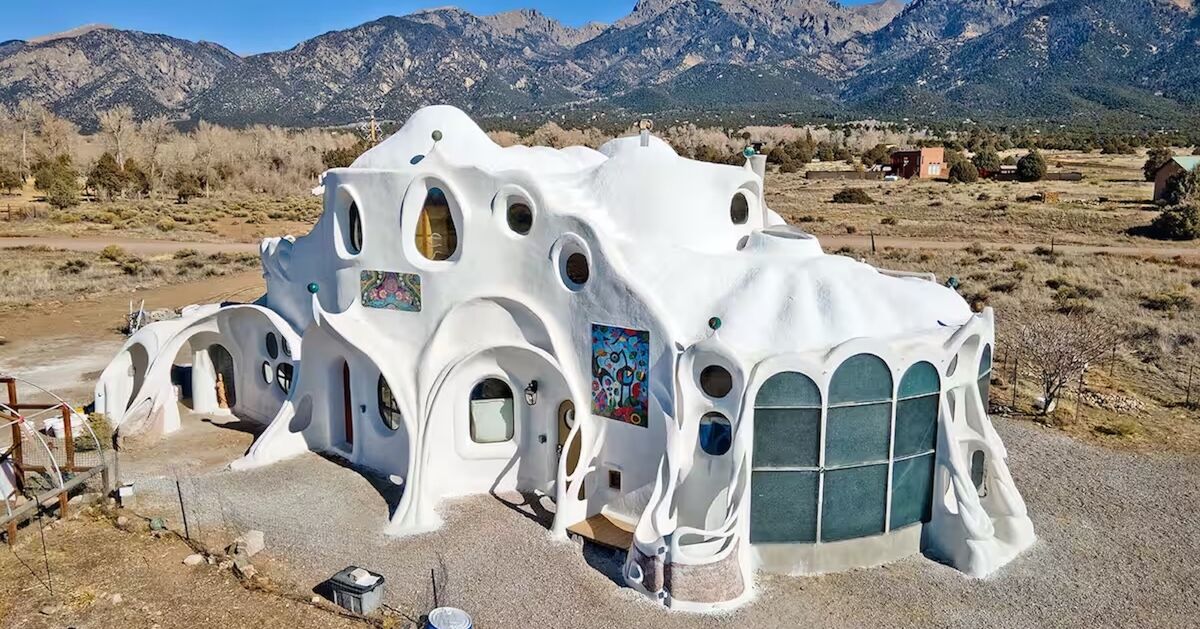 Stargazing and Surreal Architecture Come Together at This Gaudí-Inspired Colorado Airbnb