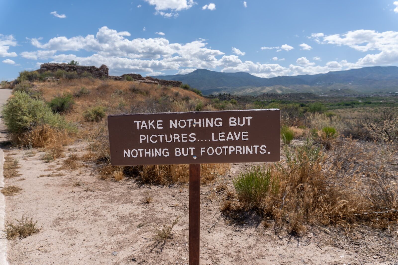 leave no trace sign