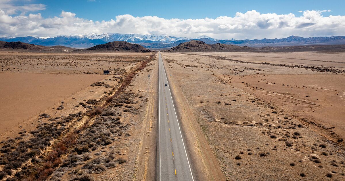 En Nevada, la “Carretera Más Solitaria” Está Llena de Sorpresas