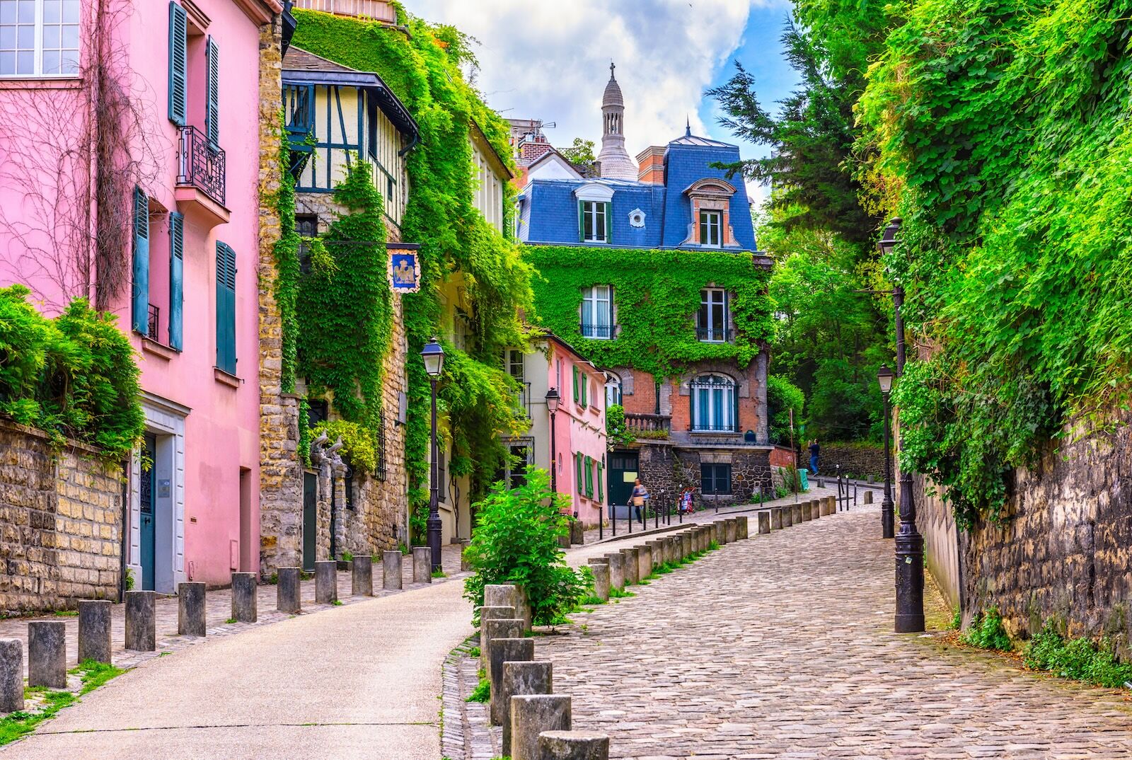 summer flight deals - monmarte