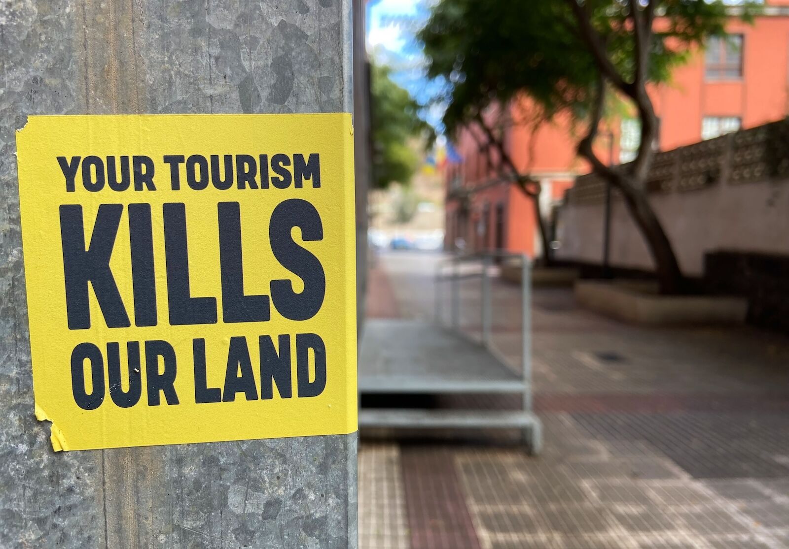 canary islands anti tourism sign