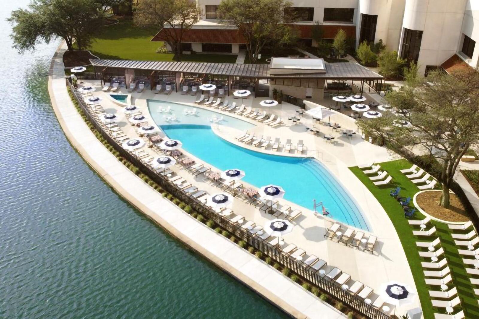 The best hotels near hotels near AT&T Stadium
