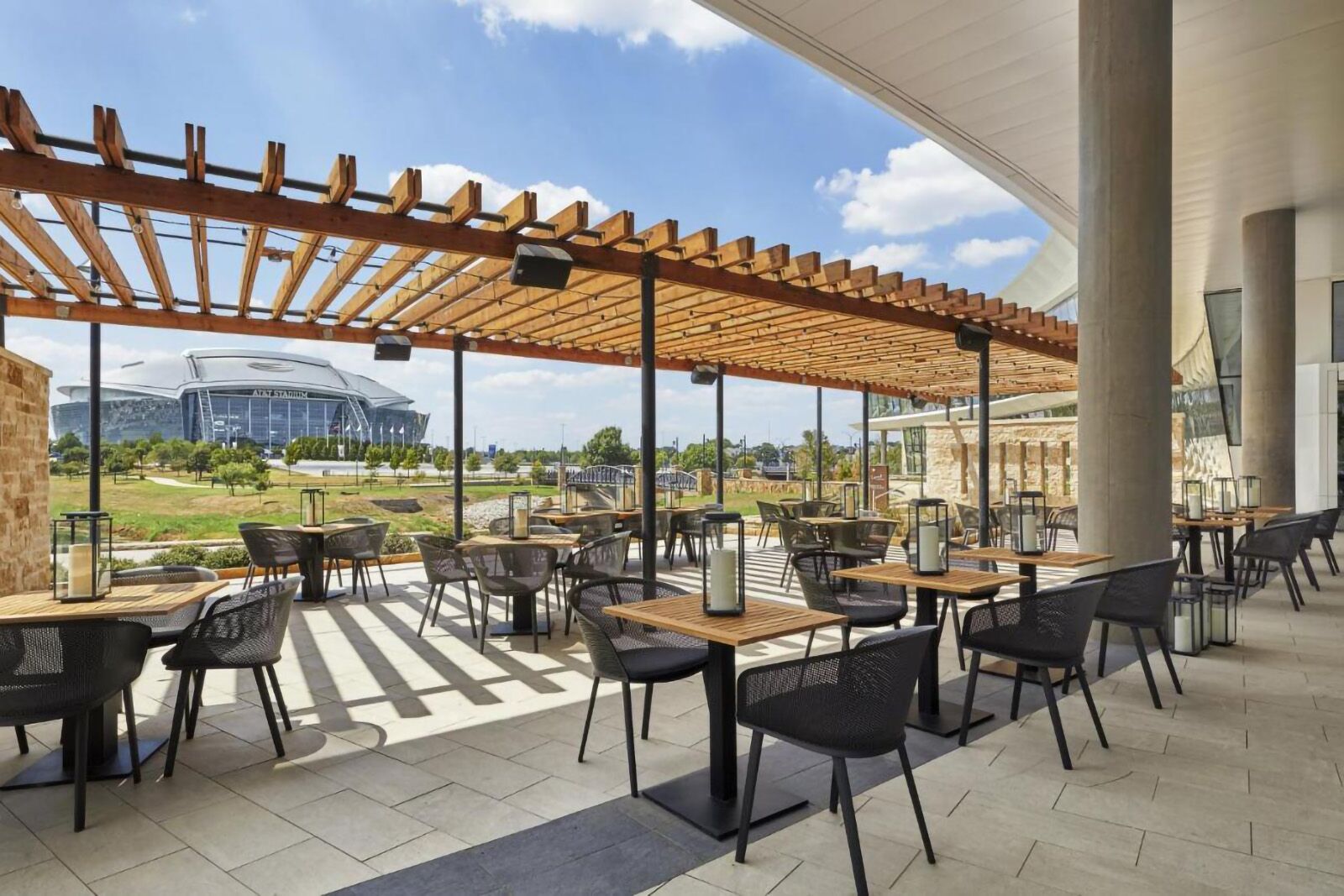 The best hotels near hotels near AT&T Stadium