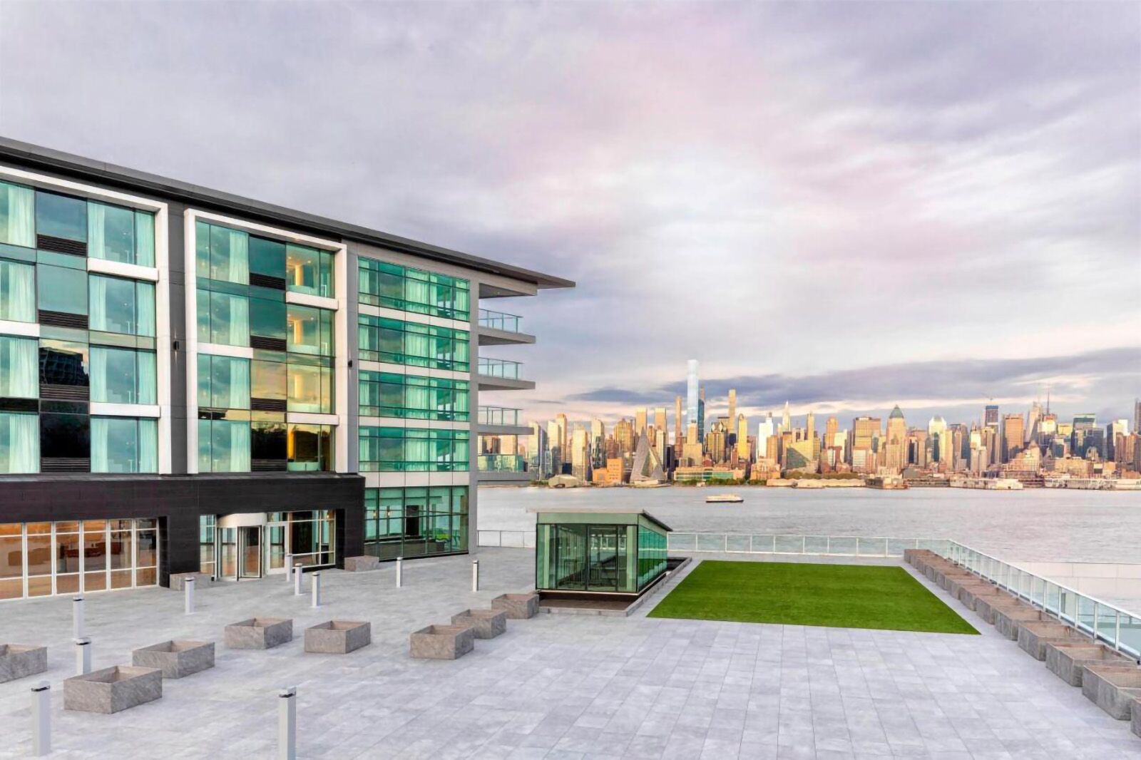 hotels near MetLife Stadium