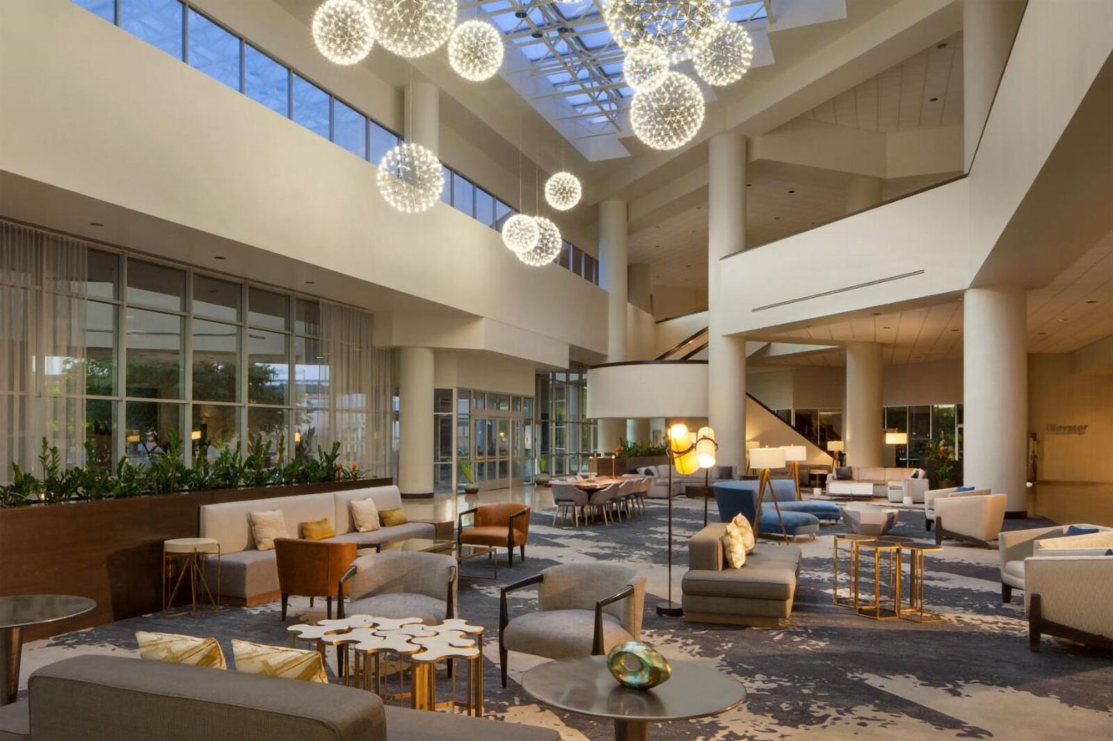 The best hotels near hotels near AT&T Stadium