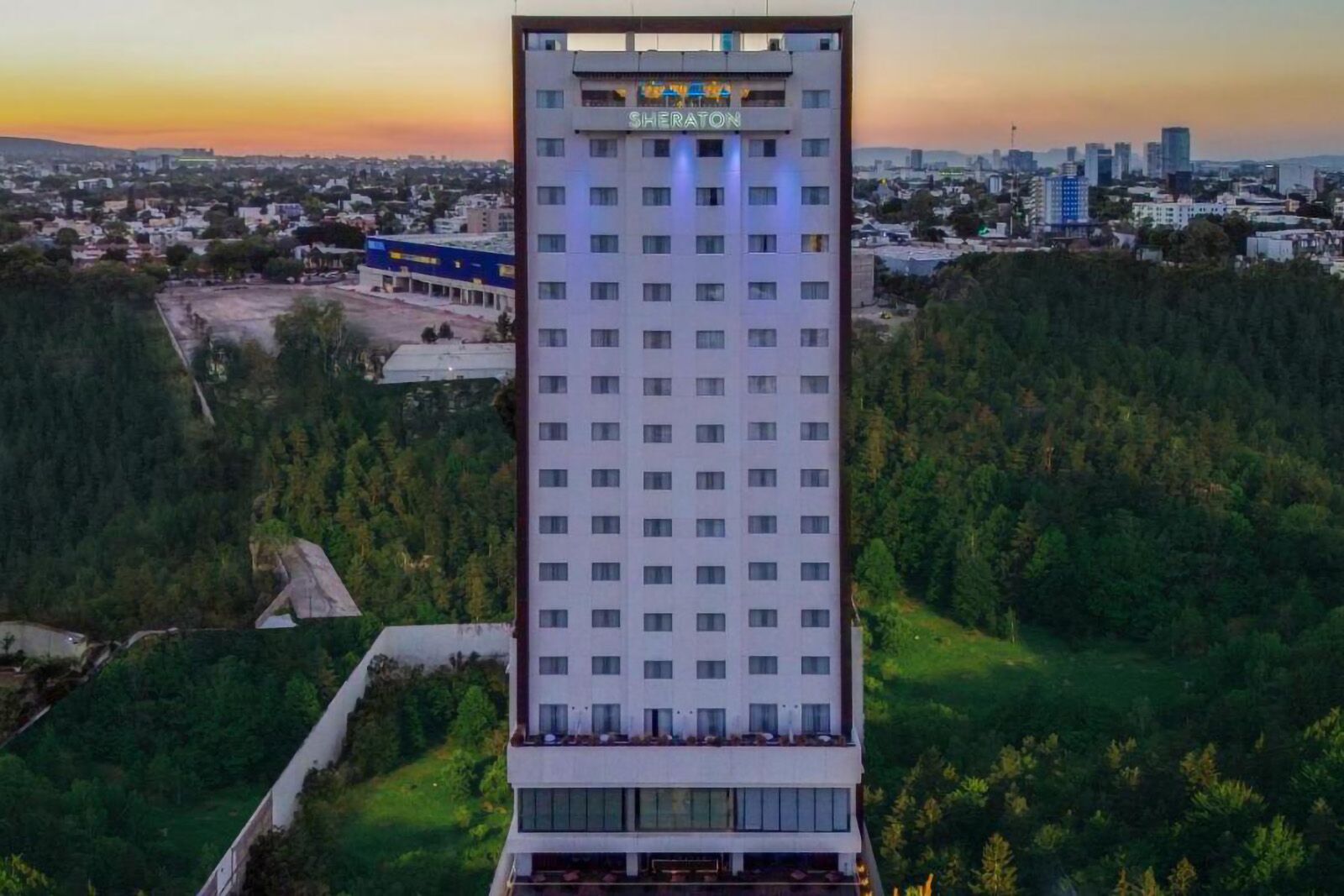 hotels near Estadio Akron Guadalajara