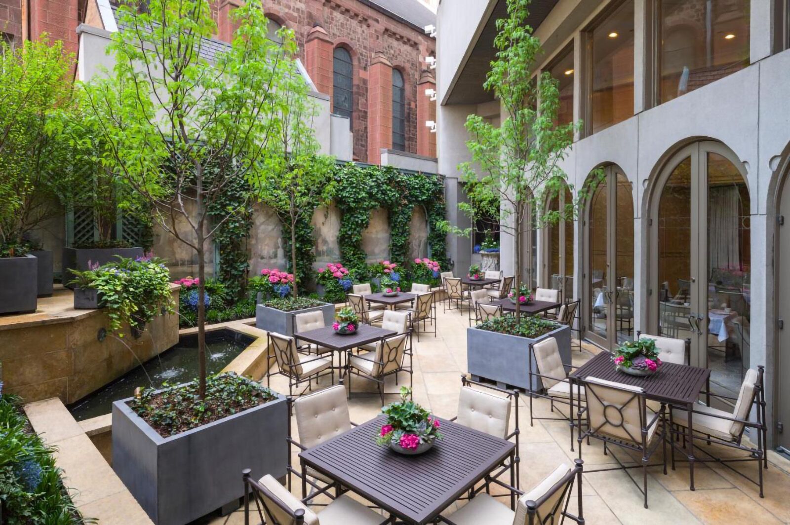 hotels near lincoln financial field