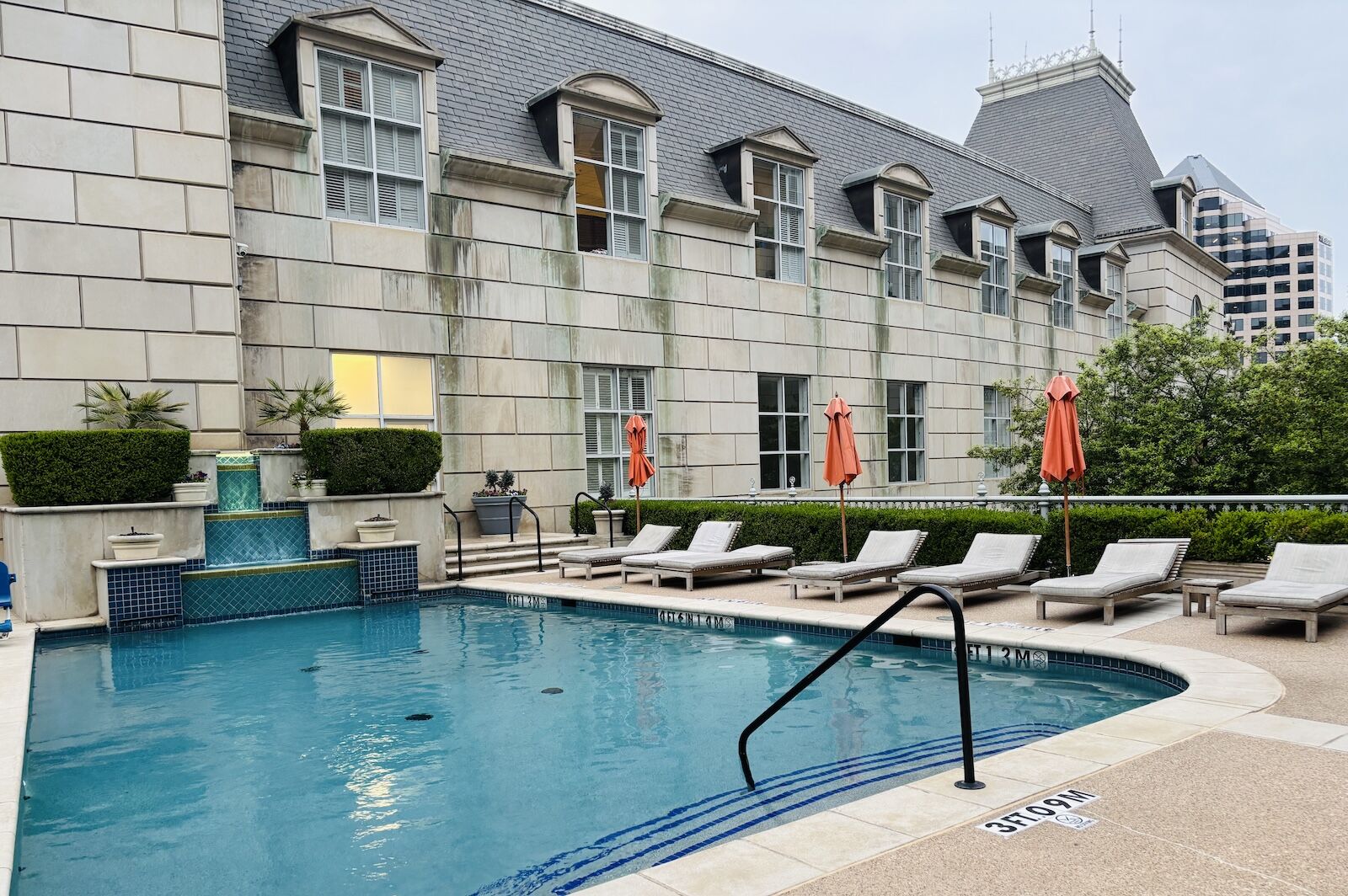 hotel-crescent-court