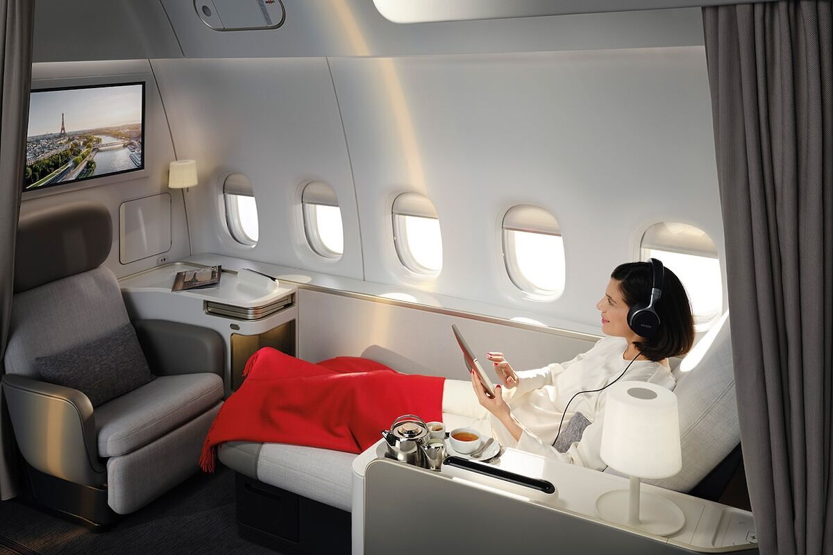 Inside Air France’s $18,000 Suites With Five Windows and a Full Bed