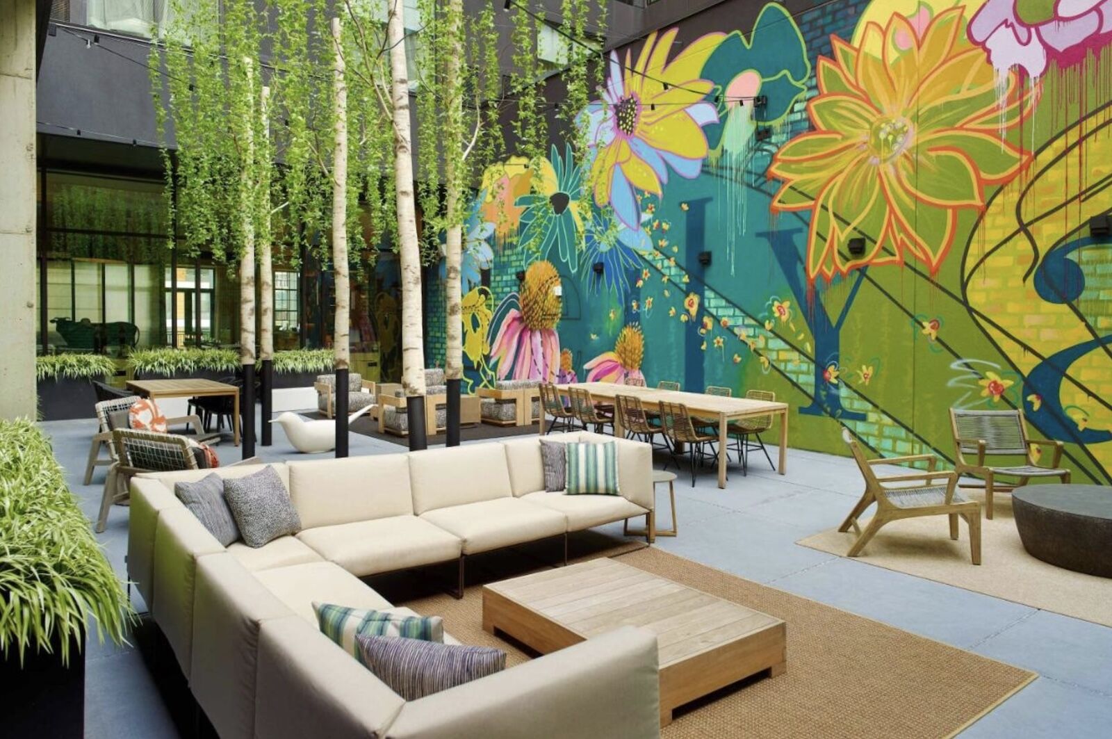 bellyard hotel courtyard, atlanta