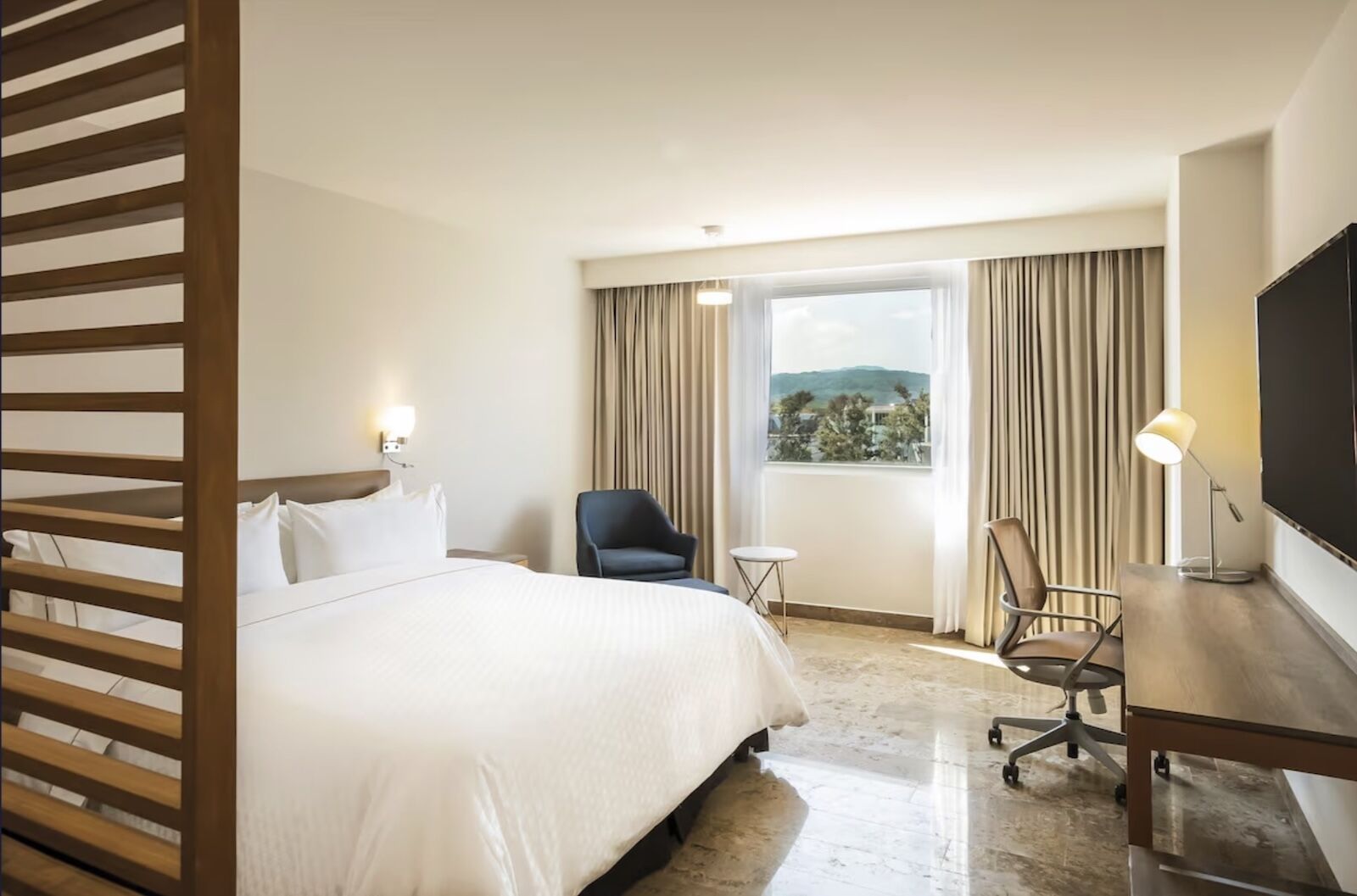 hotels near stadium akron guadalajara - fiesta room