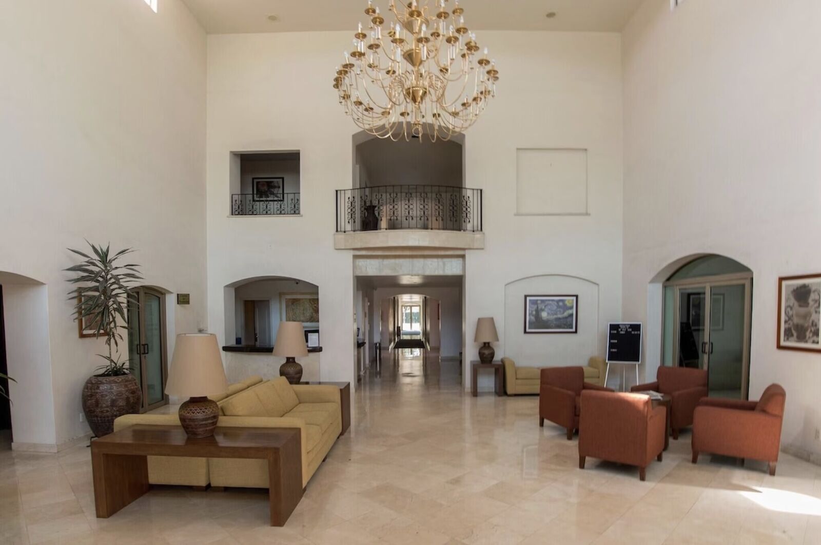 hotels near stadium akron guadalajara  -hard rock pool - HG hotel