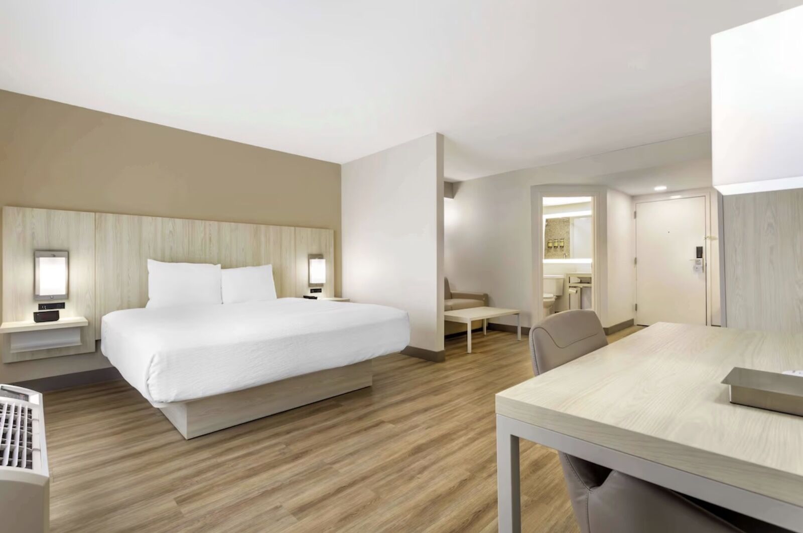 hotels near nrg stadium- sugarland options