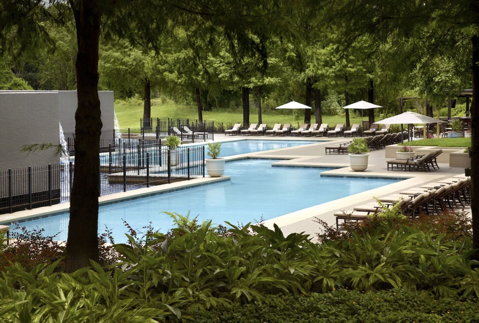 omni hotel houston pool