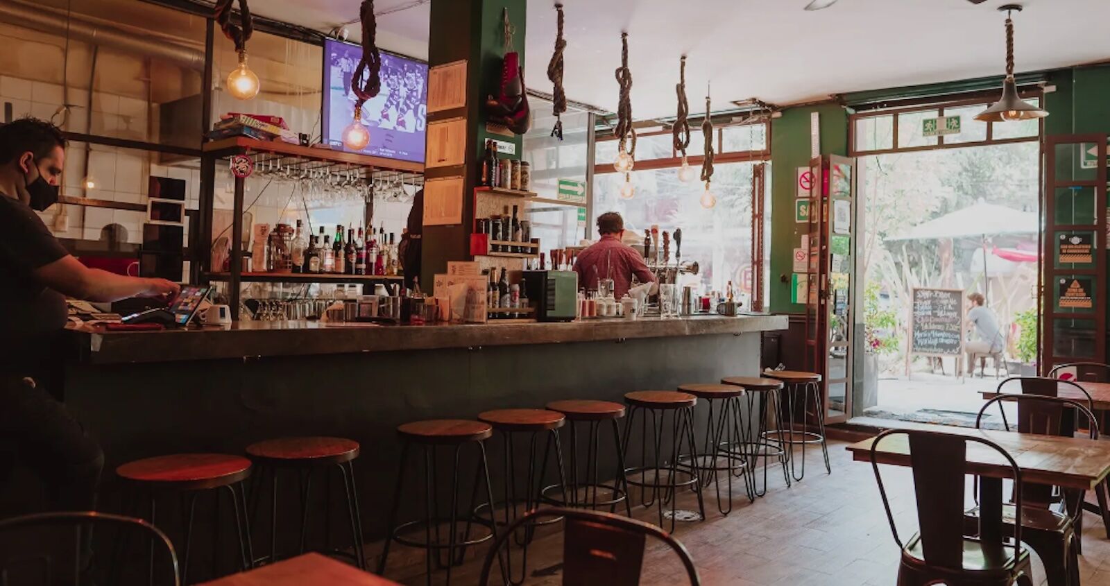 interior of dog house pub in mexico city