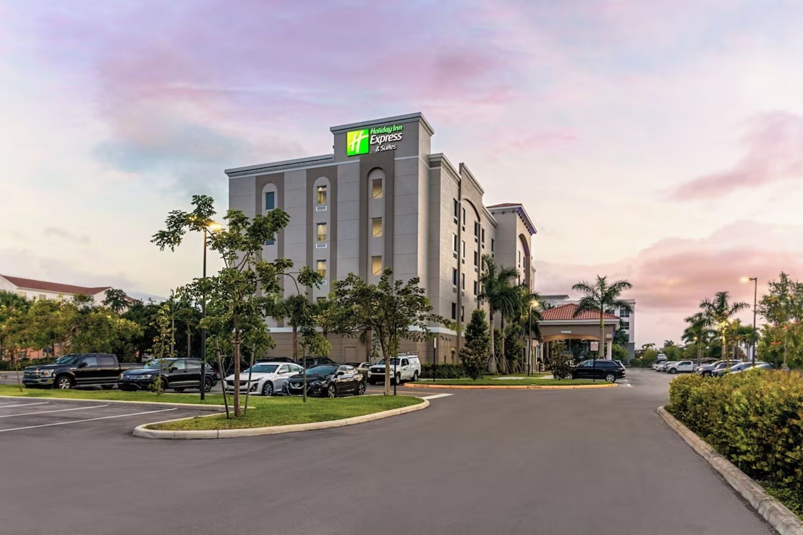 Holiday Inn Express & Suites &mdash; Miramar