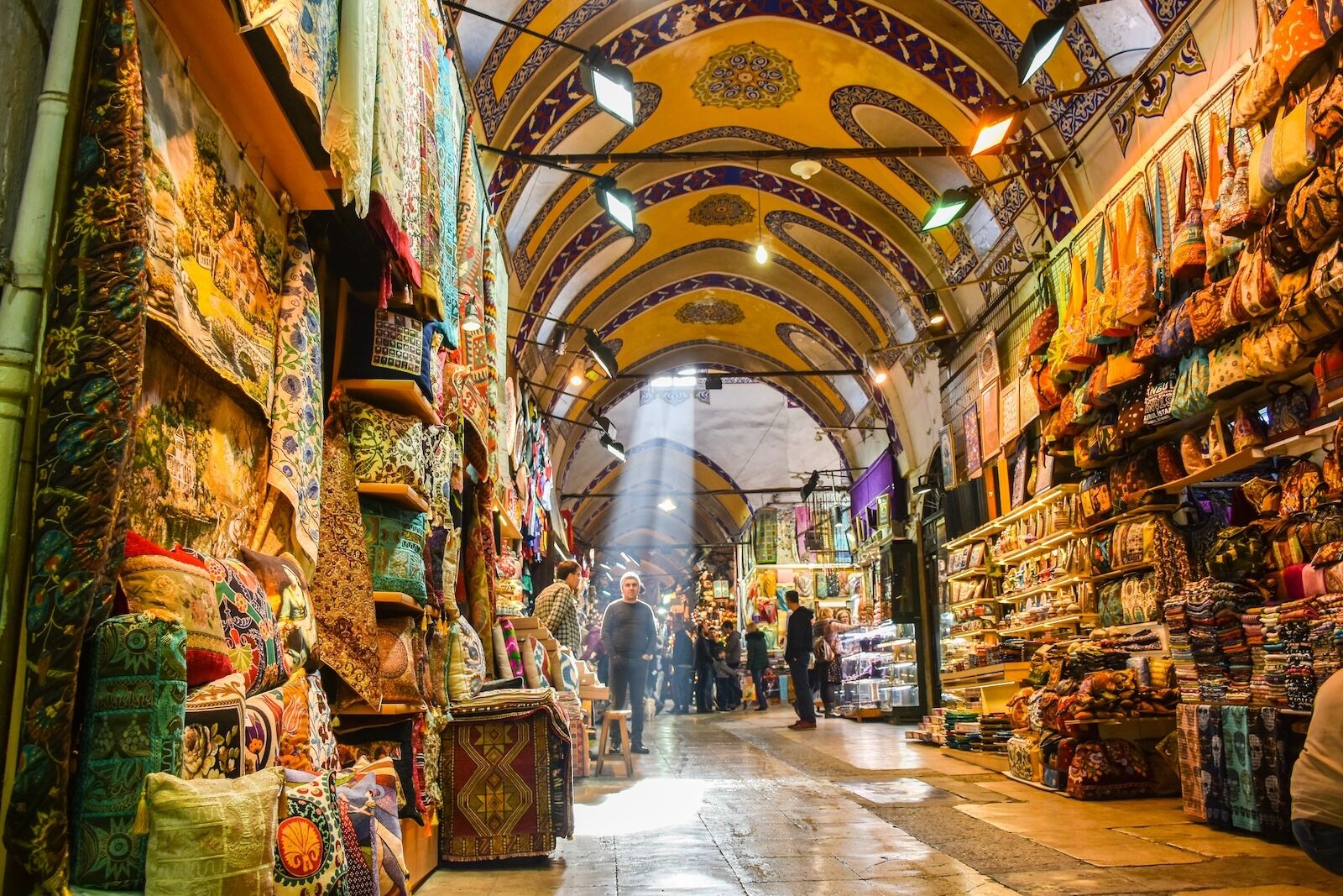 grand bazaar and light in turkiye