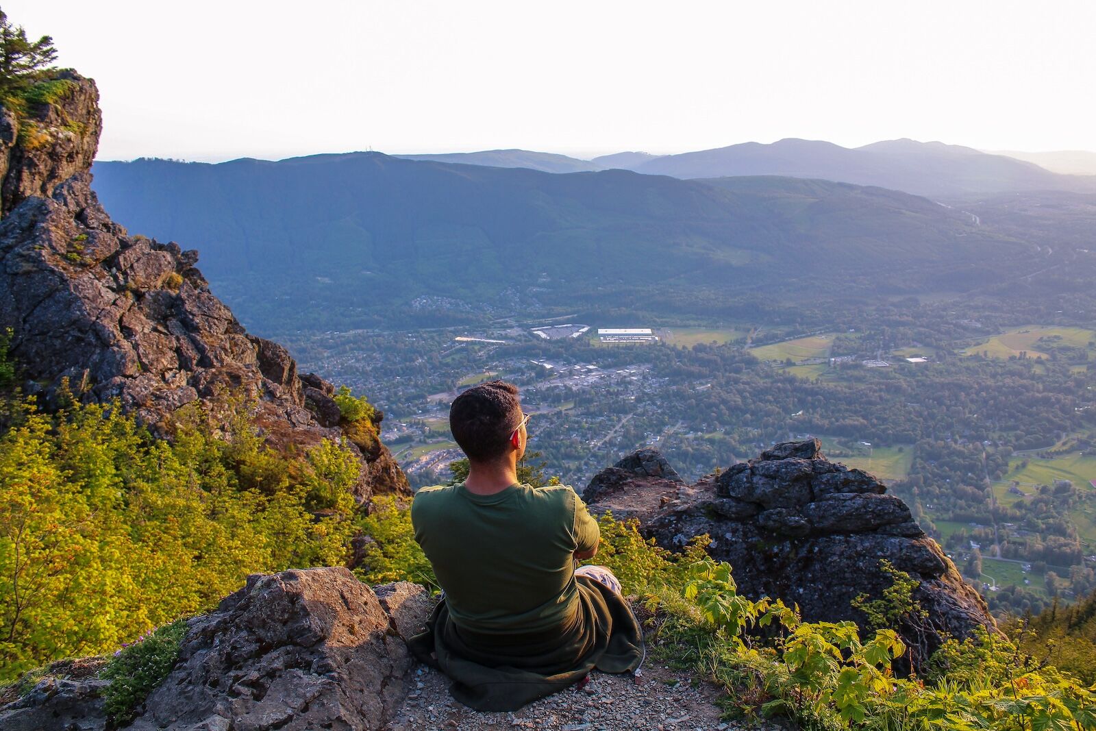 mount si hiker, washington state