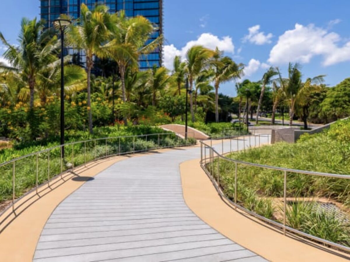 From City to Surf: Elevated Walkway Connects Downtown Honolulu to Ala Moana Beach Park
