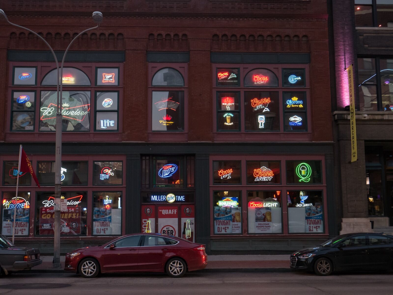 the quaff bar and grill in kansas city