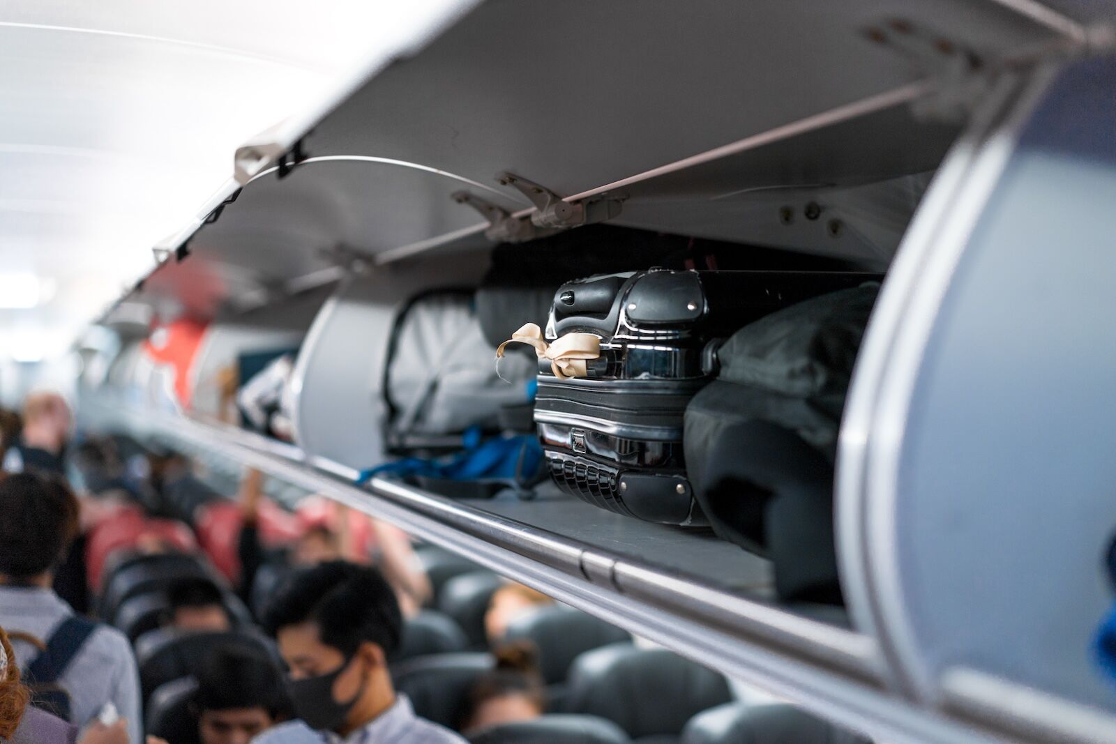 southwest ends bags fly free - overhead bin