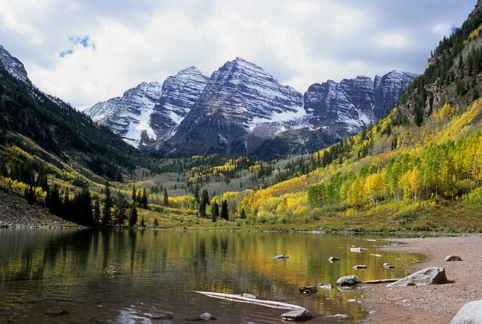 rock mountains fall foliage hikes - maroon bells